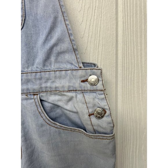 Forever 21 Junior Girl's Light Wash Ripped Leg Overalls Size 27 - Picture 11 of 12